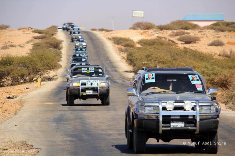 Madaxweynaha Soomaaliya Oo Socdaal Dhanka Dhulka Ah Ku Marayo Gobolada Bari.