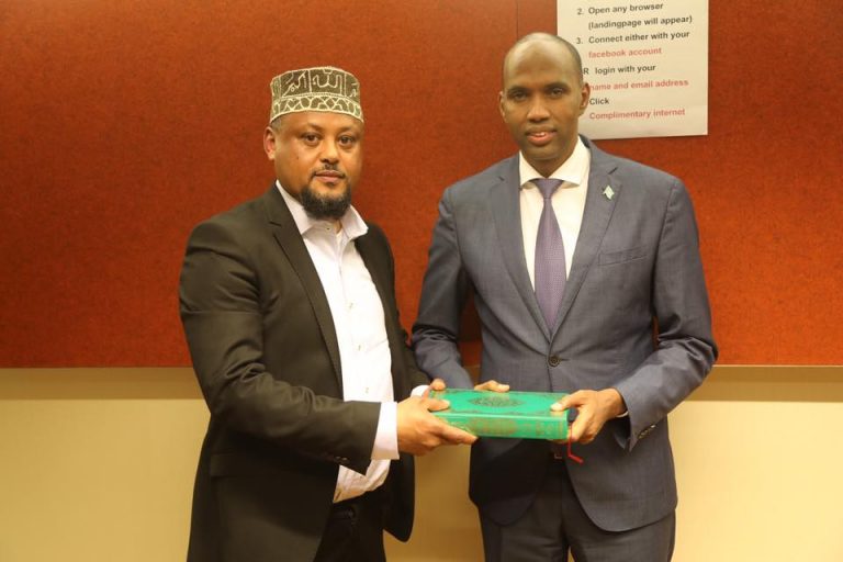 Raiisul-wasaaraha Xukuumadda Federaalka Soomaaliya oo kulan la yeeshey jaaliyada Switzerland