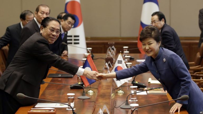 Labada Kuuriya Oo Markii Ugu Horreysay Kulmay.