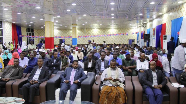 Guddoomiyaha Gobalka benaadir oo shacabka muqdisho ka dalbadey in ay la shaqeeyaan maamulkiisa.