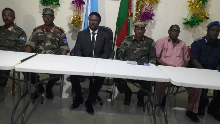 Wasiirka Gaashaandhiga XFS oo tababar u soo xirey ciidanka ilaalada madaxtooyada
