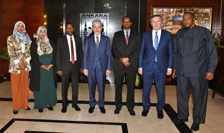 Gudoomiyaha Gobalka Banaadir oo kulan la qaatay duqa magaallada Ankara