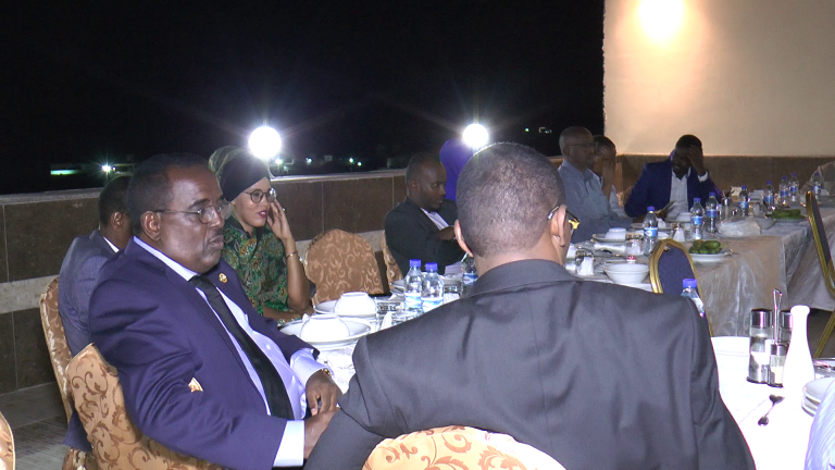 orodyahaanka cabdi bile cabdi oo casho sharaf muqdisho logu sameyay