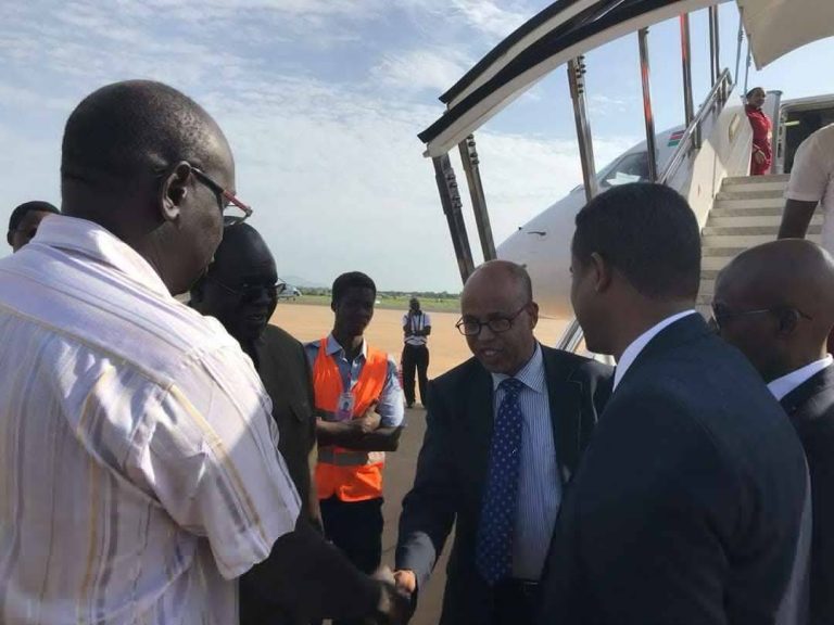 Wafdi ka socda dowlada federalka soomaliya oo gaaray magallada Juba