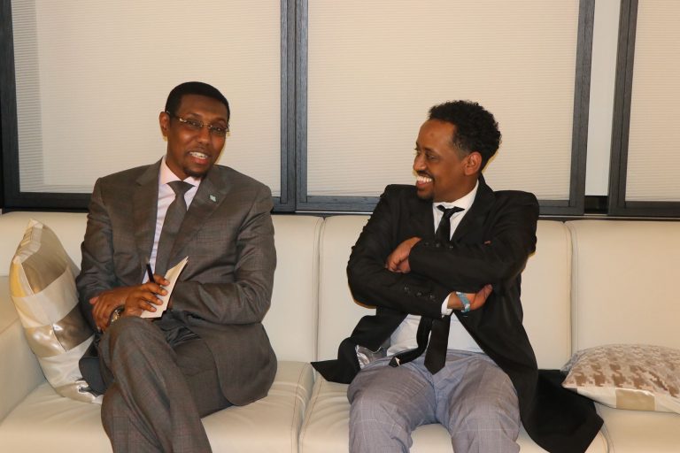 Wasaaradda dhalinyarada iyo ciyaaraaha  oo Stadium Muqdisho looga saarayo AMISOM.