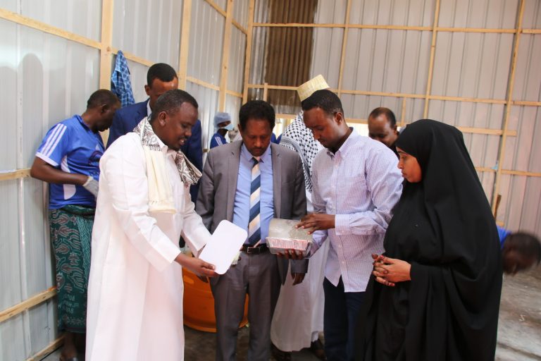 Duqa Muqdisho oo daah-furay olole Maamulka Gobolka Banaadir ku afurinayo 15 kun oo qoys