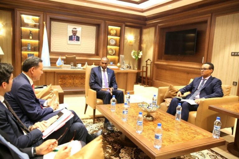 R/W Khayre oo kulan la qaatay Madaxa Golaha Amaanka Cuna-qabataynta Hubka Soomaaliya