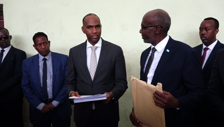 Raa’iisulwasaare kheyre oo daahfuray imtixaanadka shahaadiga Dalka