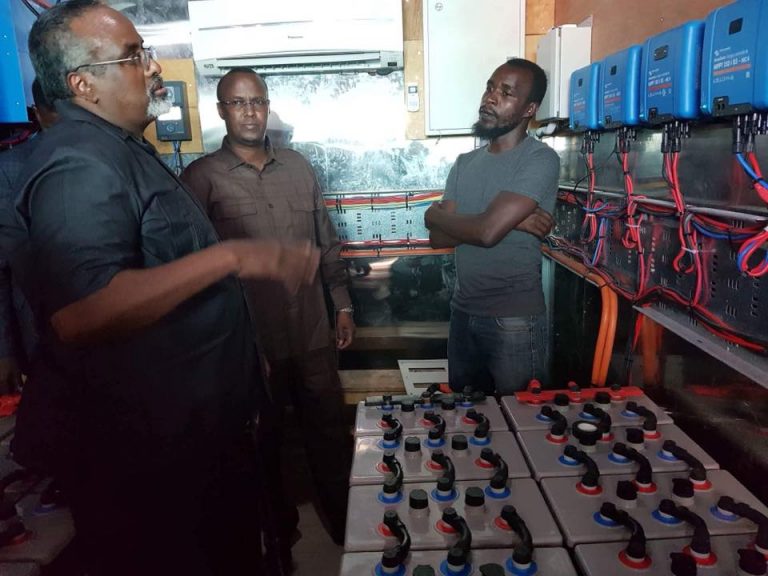 Madaxweynaha Hirshabeelle iyo wafdi uu hoggaaminayo oo gaaray Magaalo xeebeedka Warsheekh ee Gobolka Shabeelle Dhexe .