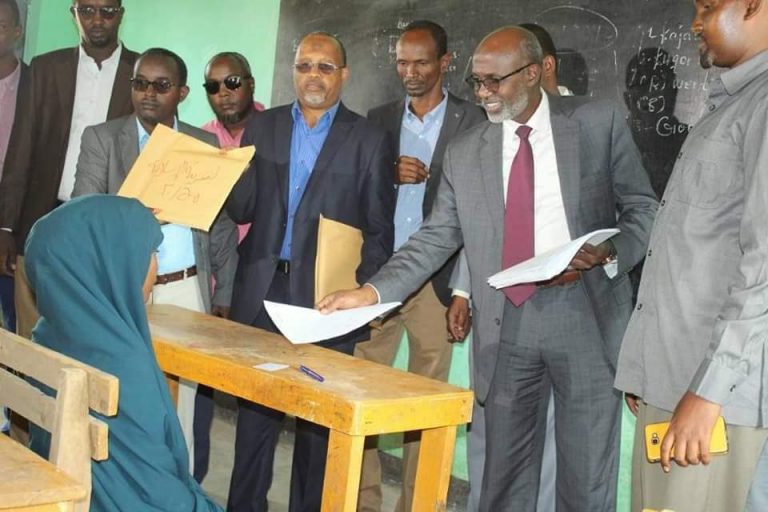 Wasiirka Waxbarashadda oo daahfuray Imtixaanka Shahaadiga ah ee Beledweyne