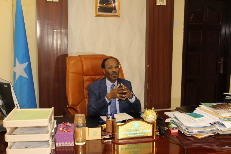 Wasiir Beyle”Waxaan u gudubnay Wajigii Sadexaad ee Deyn Cafinta oo aan fileyno inuu noqdo kii ugu dambeeyey”