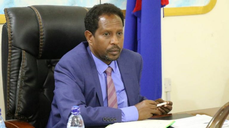 Duqa Muqdisho oo la kulmay Darawada Gaadiidka Dadweynaha ee BL-ka iyo Bajaajta