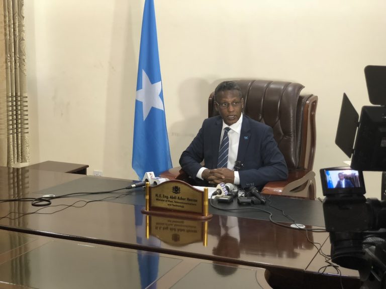 Wasaaradda Boostada iyo Isgaarsiinta oo warbixin ka bixisay dhismaha Hay’adda Isgaarsiinta Qaranka