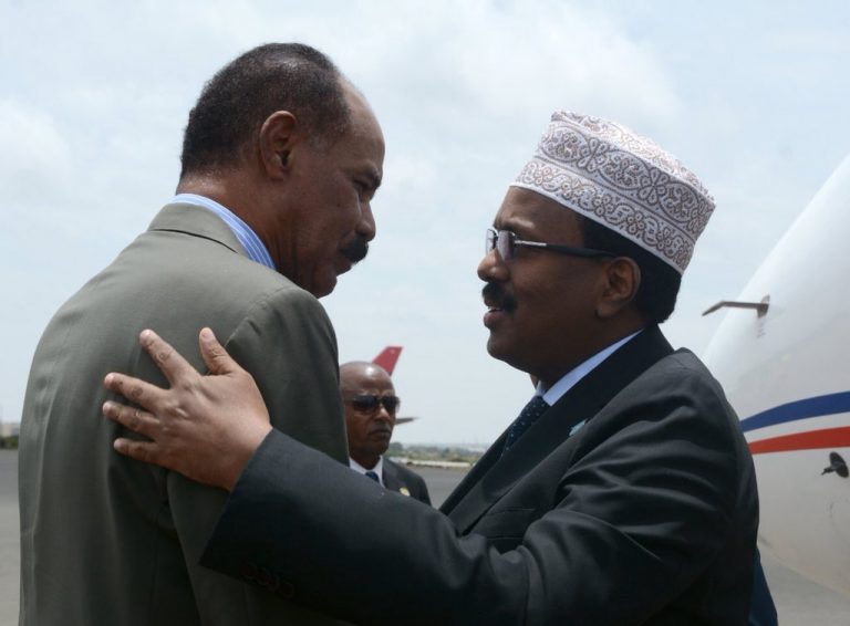 Madaxweyne Farmaajo oo si diirran loogu soo dhoweeyay Asmara