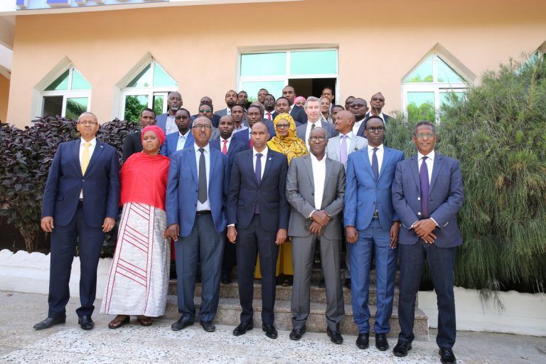 Ra’iisul Wasaare Khayre oo Daah-furay Kulanka Wadatashiga Siyaasadda Loo Dhanyahay