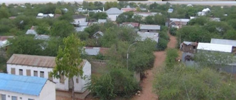 Maamulka Degmada Xudur oo wada Mashruuc Iskuullo Waxbarasho loogu dhisayo Degmada