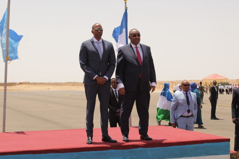 Garowe oo lagu soo dhaweyay Ra`iisul  wasaare Xasan Cali KHayre