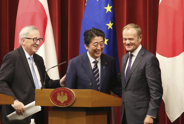 Japan iyo Midowga Yurub oo saxiixay Heshiis taariikhi ah oo saameeynaya suuqyo ay ku xiran yihiin 600 milyan oo qof. “Sawirro”