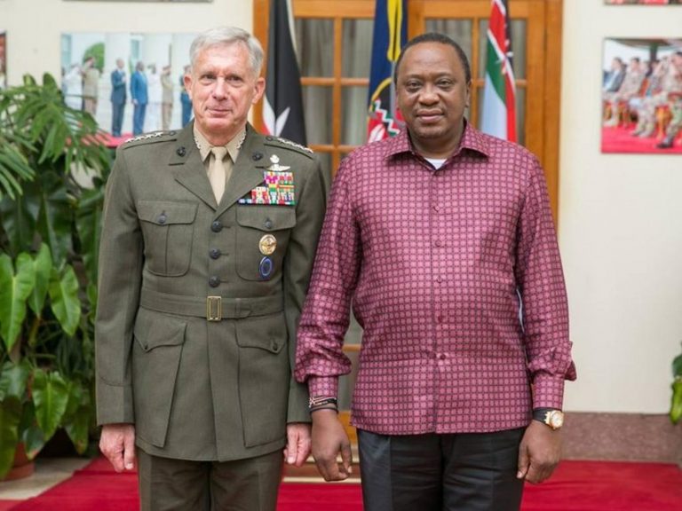 Mareykanka iyo Kenya oo ka wada hadlay arrimo ay ka mid yihiin xasilinta Soomaaliya