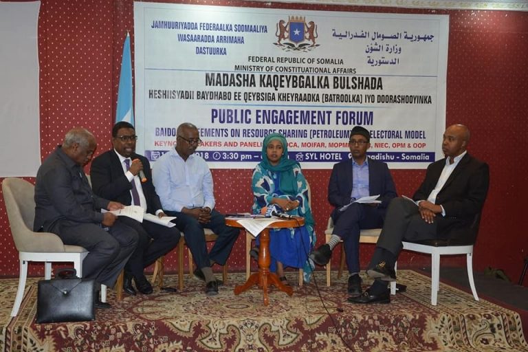 Wasaaradda Arrimaha Dastuurka oo qabatay Madal ku saabsan Heshiisyadii Baydhabo