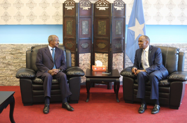 DEG DEG: Wasiirka Arrimaha Dibedda Eritrea oo Muqdisho soo gaaray