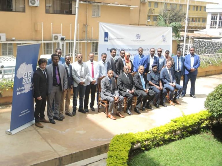 Saraakiil ka tirsan HSJ oo tababar uga furmay Tanzania.