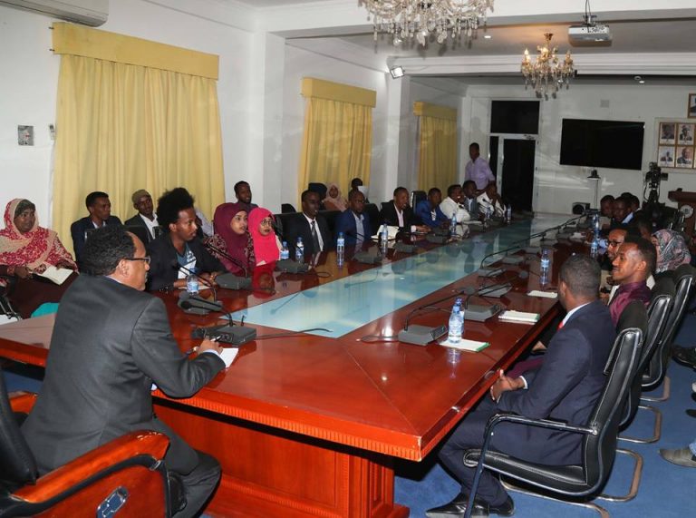 Madaxweyne Farmaajo “Dhallinyarada Soomaaliyeed waxa ay udub dhexaad u yihiin horumarka iyo dib-u-curashada dawladnimada dalka”