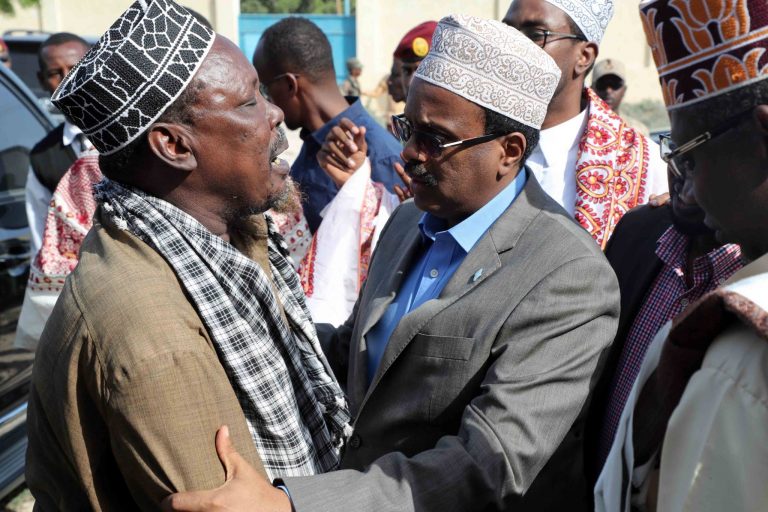 Aabbe Macallin Ibraahim “Aniga ayaa ku guubaabiyay inuu Dalkiisa difaaco sharaf ayayna ii tahay booqashada Madaxweynaha”.