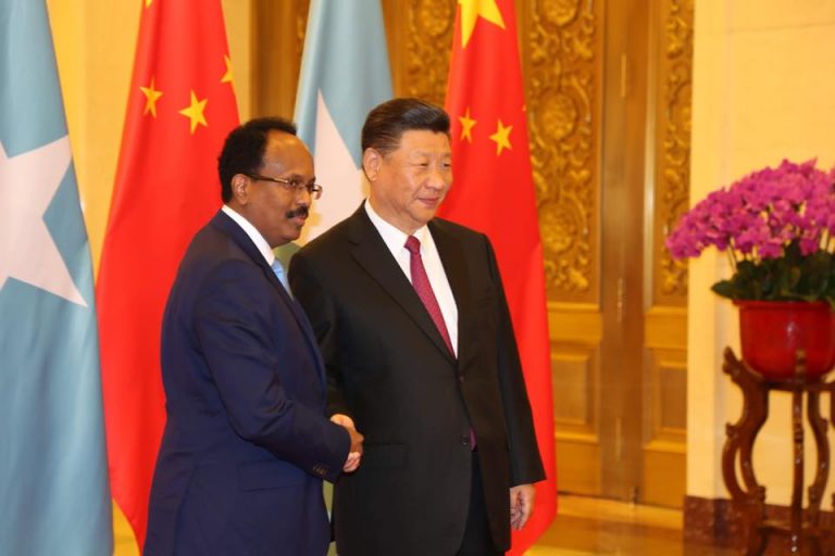 Madaxweyne Farmaajo oo wadahadallo la yeeshay Madaxweynaha Shiinaha Xi Jinping