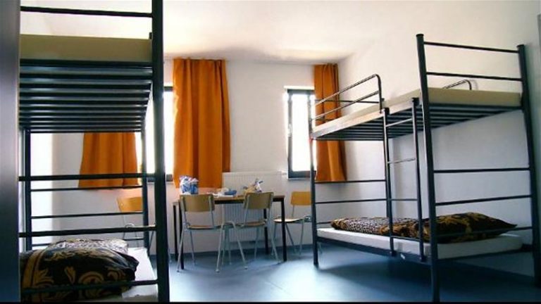 Jarmalka oo furay xarumo lagu karantiilayo muhaajiriinta inta ay ka helayaan aqoonsiyada magangelyo doonka ah ‘Sawirro’