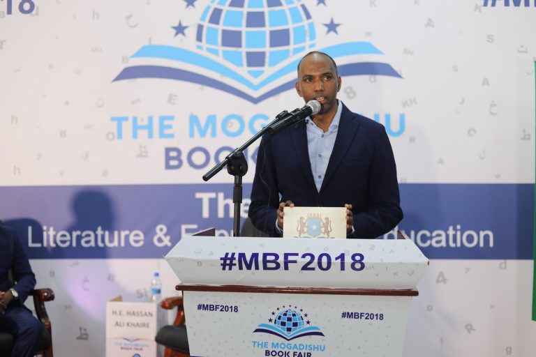 Ra’iisul Wasaare Khayre oo soo xiray Carwada Bandhigga Buugaagta Muqdisho