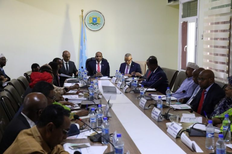 Xukuummadda Federaalka Soomaaliya oo Amartay Hay’adaha Dawladda in ay Dhaqan-geliyaan Sharciga iibka Qaranka