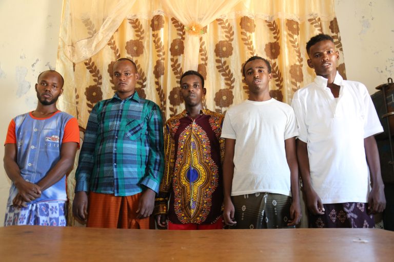 Caadeystayaal ka tirsanaa Alshabaab oo la xukumay