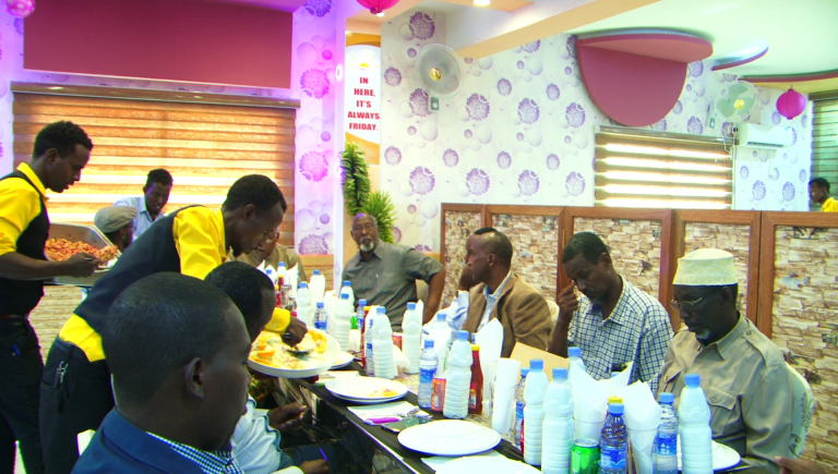 Madaxweyne ku-xiggeenka Puntland oo kulan la qaatay Wafdigii ka socday Golaha Aqalka sare