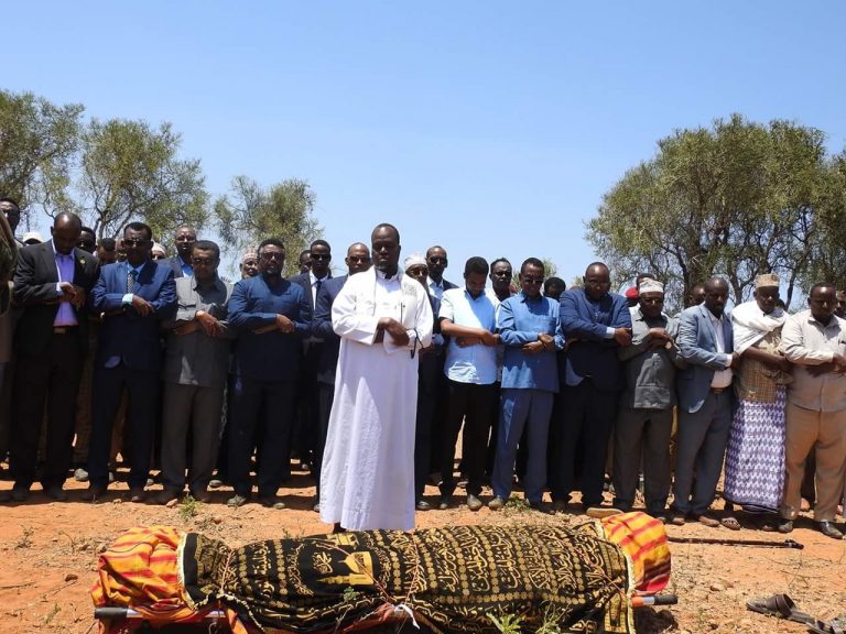 Madaxda dalka oo ka qeyb galay aaska Maamadii dhashay guddoomiyaha Baarlamaanka