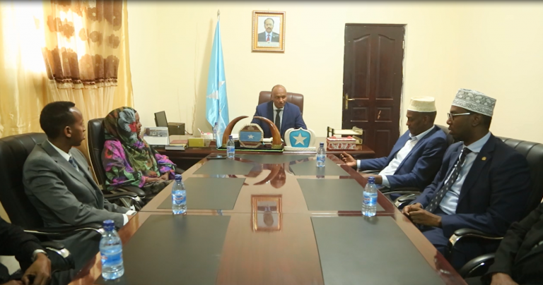 Wasiiru dawlaha cusub ee Madaxtooyadda Soomaaliya oo si rasmi ah Xilka ula wareegay