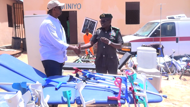 Taliska Ciidanka Asluubta oo la wareegay Qalab Caafimaad iyo Gaari Ambalaas ah