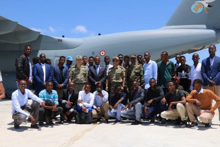 Saraakiil ka tirsan XDS oo Maanta tababar loogu qaaday Turkiga