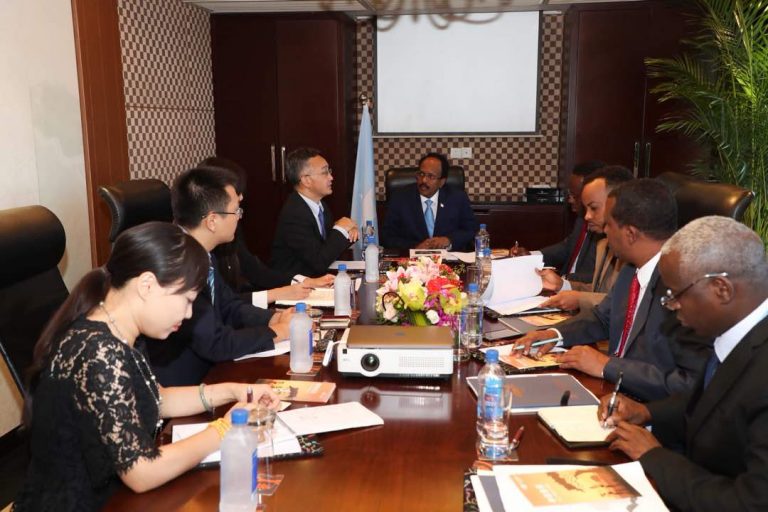 Madaxweyne Farmaajo oo la kulmay Madaxda Shirkadaha Ganacsi iyo kuwa Dhaqaalaha ee Dalka Shiinaha