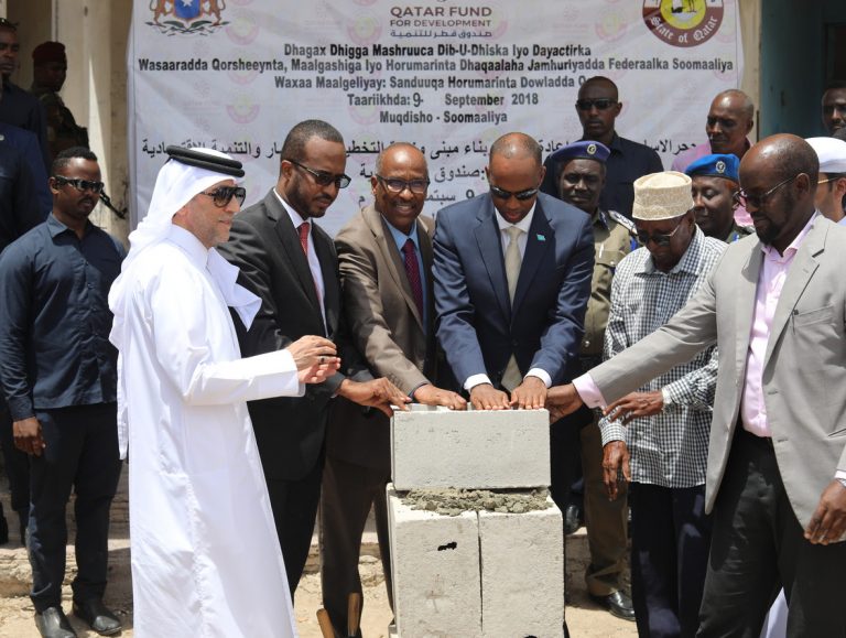 Ra’iisul Wasaara Khayre Oo dhagax dhigay xarunta Wasaaradda Qorshaynta oo dib-U-dhis iyo dayactir Lagu Samaynayo