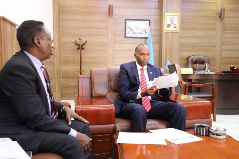 Ra’iisul Wasaare Khayre Oo Kormeeray Qaar Kamid Ah Xarumaha Wasaaradaha Dalka