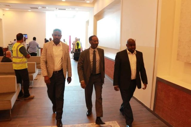 Wasiirka Maaliyadda oo Dalka dib ugu soo laabtay