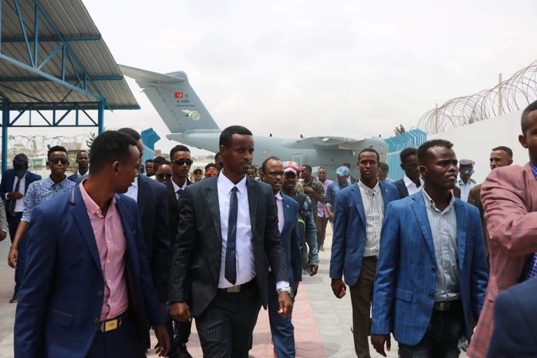 Wasiirka Gaashaandhiga XFS oo Sagootiyay Saraakiil Tababar loogu qaaday Turkiga