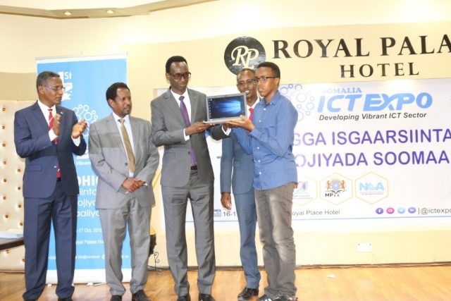 Carwada Isgaarsiinta & Teknolojiyada oo la soo gabagabeeyay