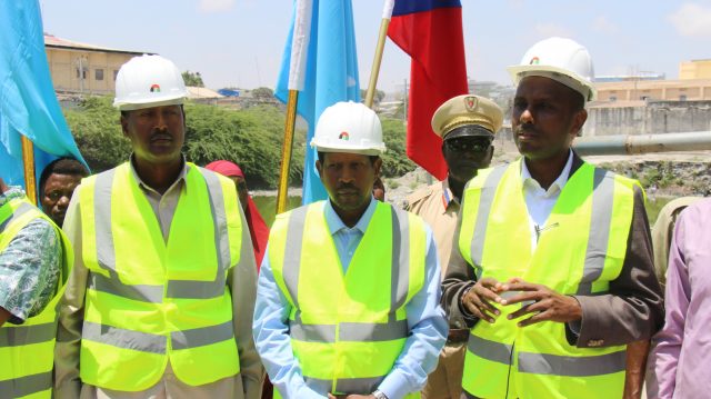 Duqa Muqdisho oo Daah furay dib u dhiska Warta Tunbuluq ee Degmada Xamar Weyne