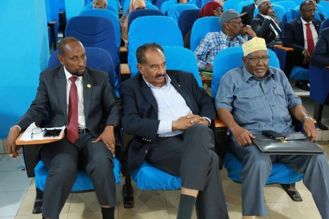 Xildhibaanada Golaha Shacabka oo Akhrintii koowaad marsiiyay Hindisaha wax ka bedelka sharciga Hanti-Dhowraha