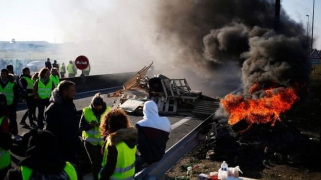 Boqolaal ku dhaawacantay mudaaharaad dalka Faransiiska ka dhacay