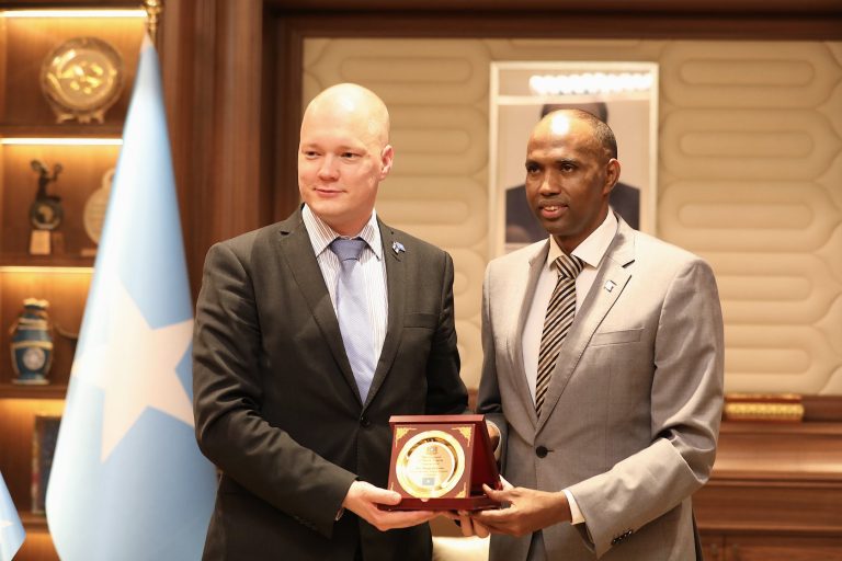 Ra’iisul Wasaare Khayre oo la kulmay Wasiir Ku-xigeenka Arrimaha Dibadda Finland.