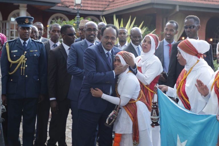 Madaxweyne Farmaajo oo Nairobi kaga qeyb galaya Shirka Dhaqaalaha Badaha