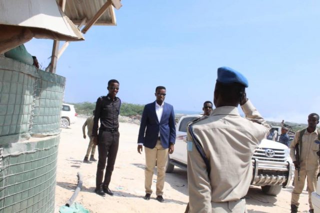 Gudoomiye Ku-xiggeenka Amniga Gobolka Banaadir oo kormeeray Koontaroolada Ciidamada amniga